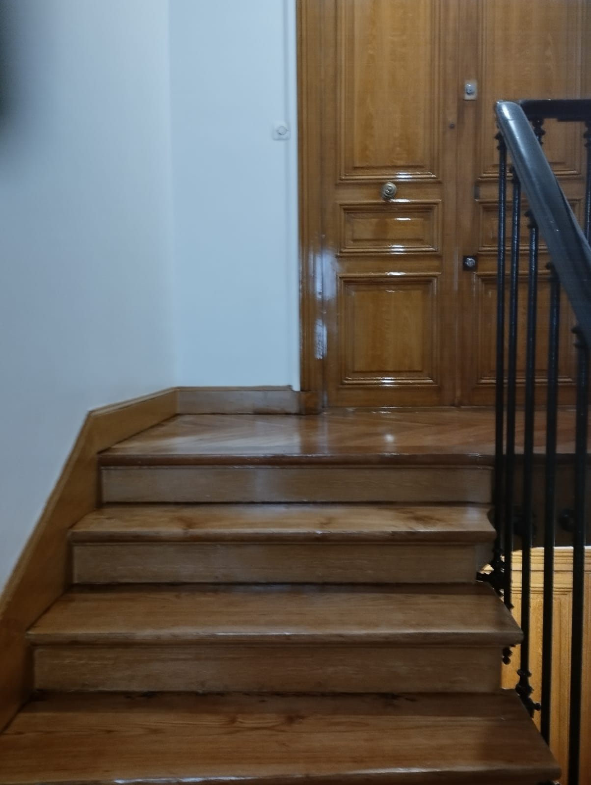 Escalier en parquet rénové